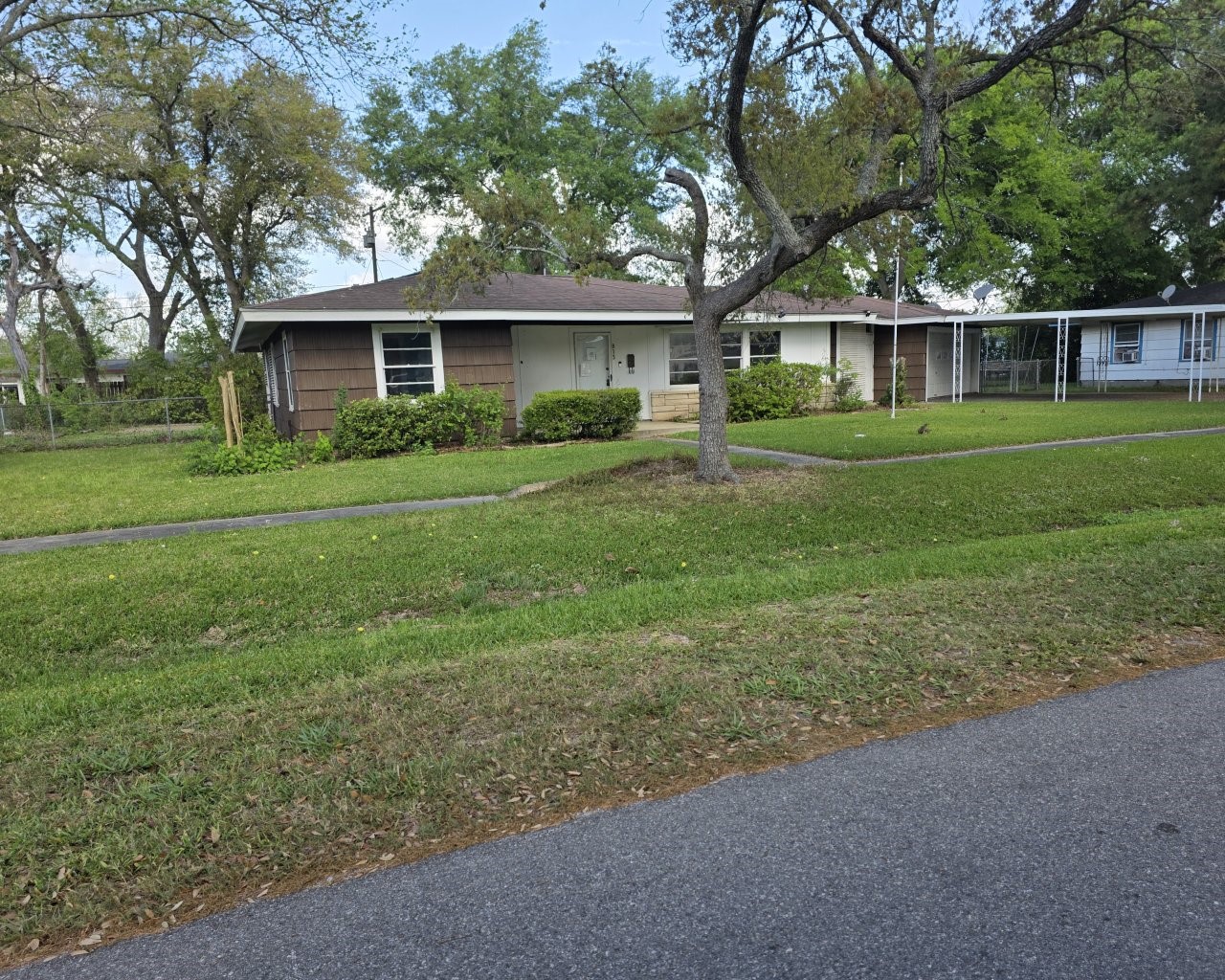 813 North Morgan Street Angleton, TX 77515 - Photo 22 of 22 Please come see for yourself!