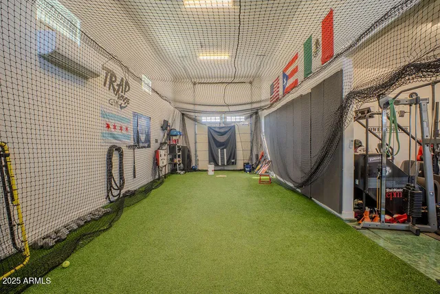 a view of an entryway with a house