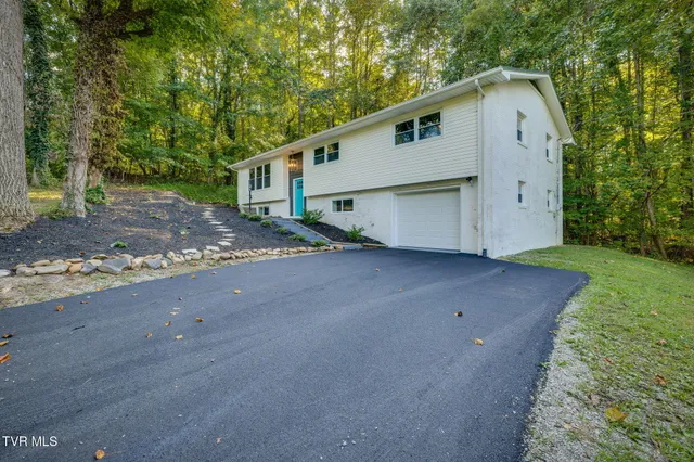 $519,000 | 124 V I P Road, Johnson City, TN 37601