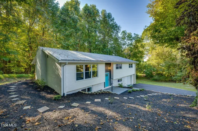 $519,000 | 124 V I P Road, Johnson City, TN 37601