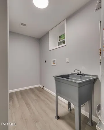 $509,900 | 124 V I P Road, Johnson City, TN 37601
