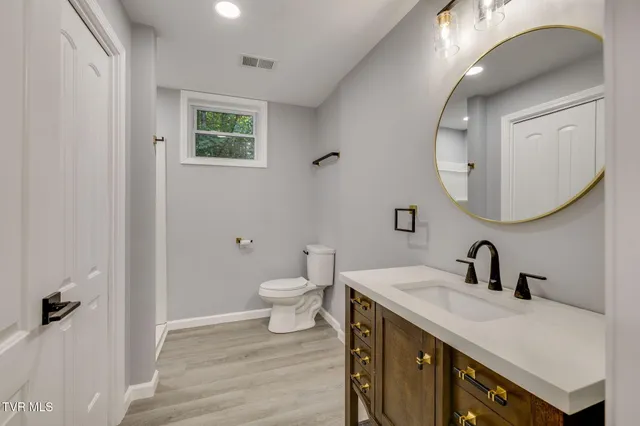 $519,000 | 124 V I P Road, Johnson City, TN 37601