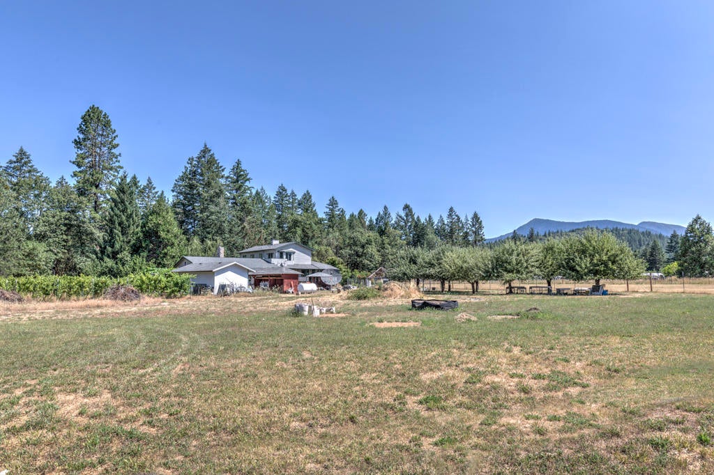500 Garner Road Cave Junction, OR 97523 - Photo 68 of 78 500Garner-73