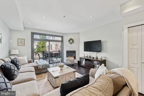 $998,000 | 1637 Fitzwater Street, Philadelphia, PA 19146