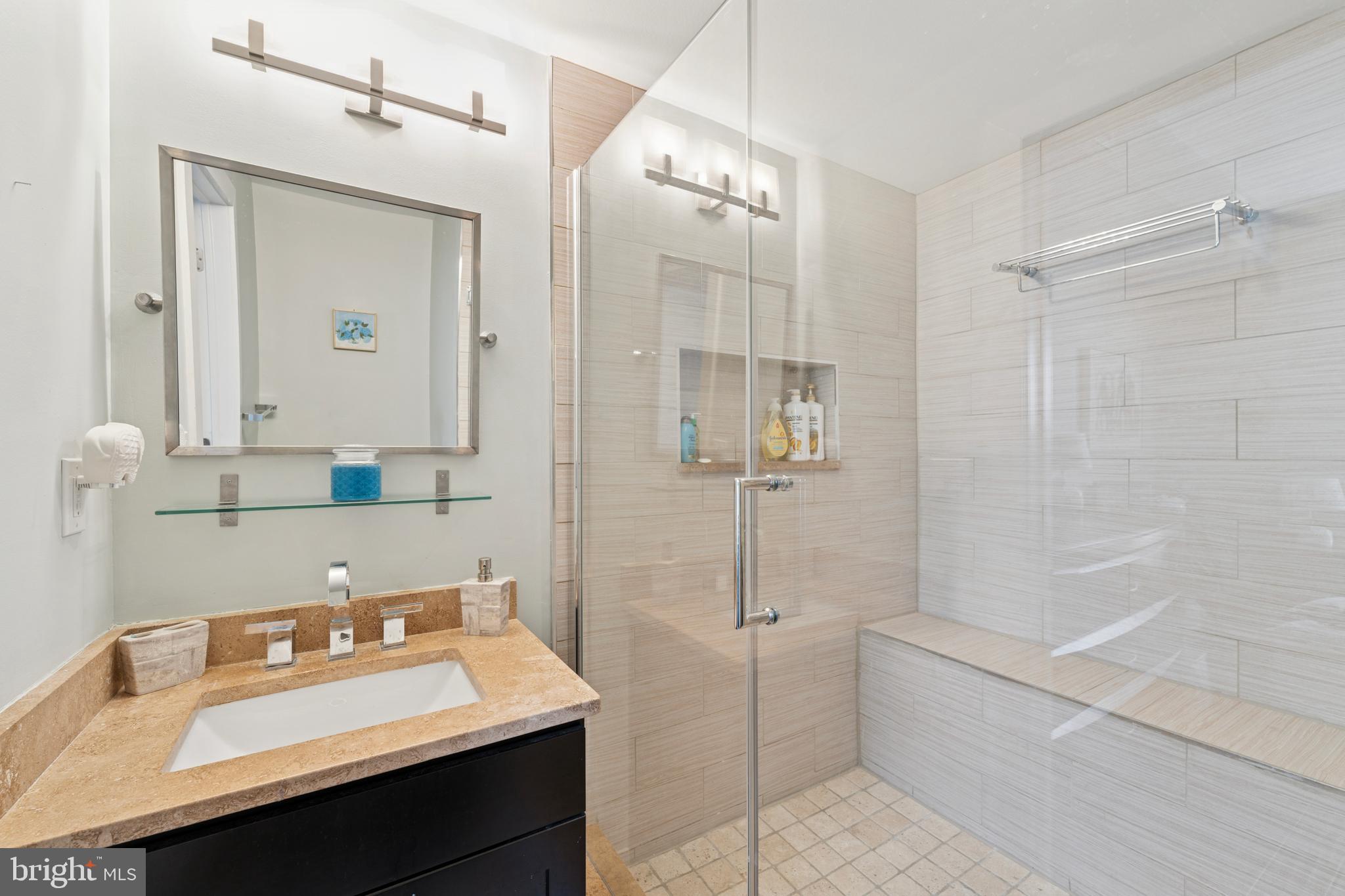 1637 Fitzwater Street Philadelphia, PA 19146 - Photo 32 of 37 third bedroom en suite