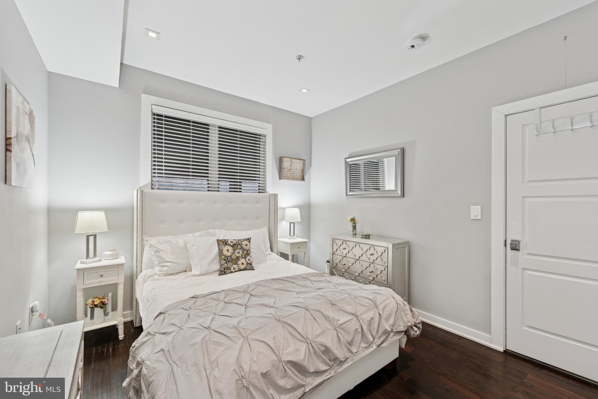 1637 Fitzwater Street Philadelphia, PA 19146 - Photo 8 of 37