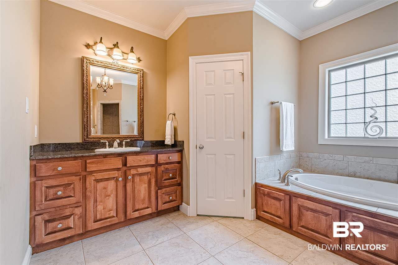 24204 Trowbridge Court Daphne, AL 36526 - Photo 19 of 36 Master Bath