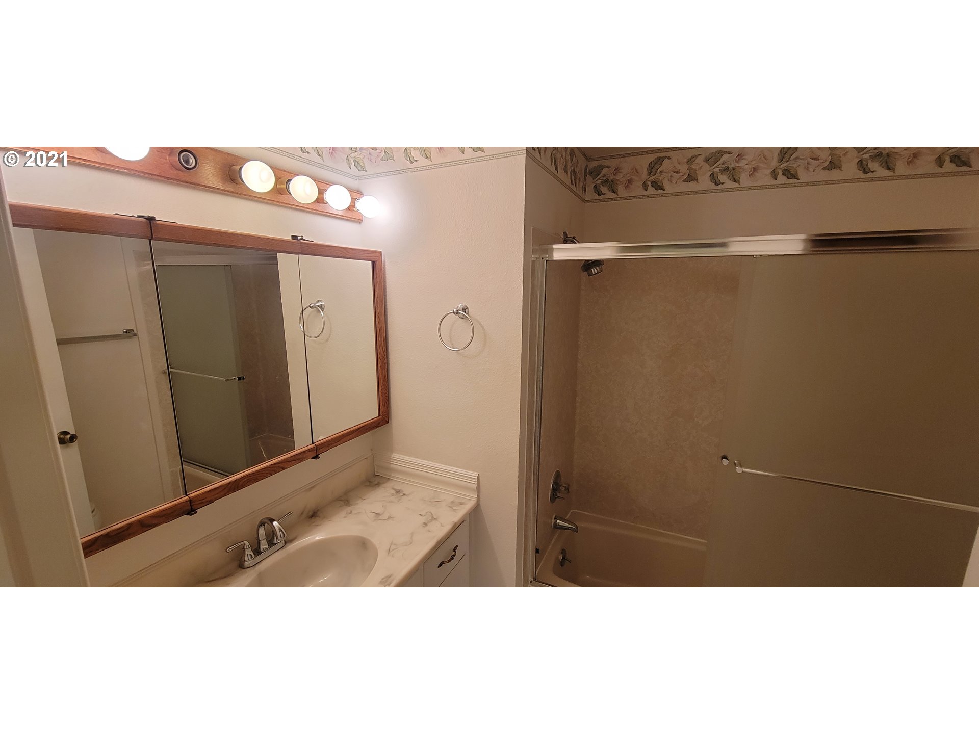 565 Rutledge Street Eugene, OR 97402 - Photo 22 of 31 Gallery Image 22