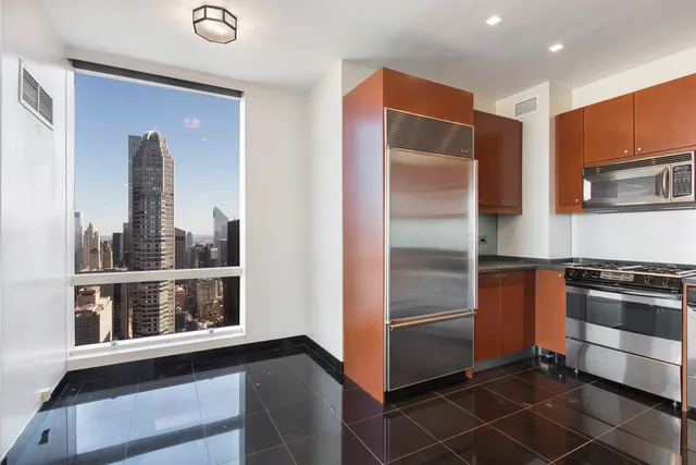 $18,000 | 230 West 56th Street, Unit 67A | Theater District