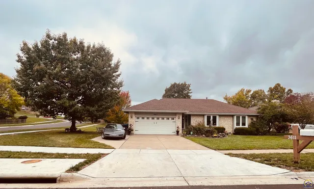 $339,900 | 3611 Southwest Red Hawk Court, Topeka, KS 66614