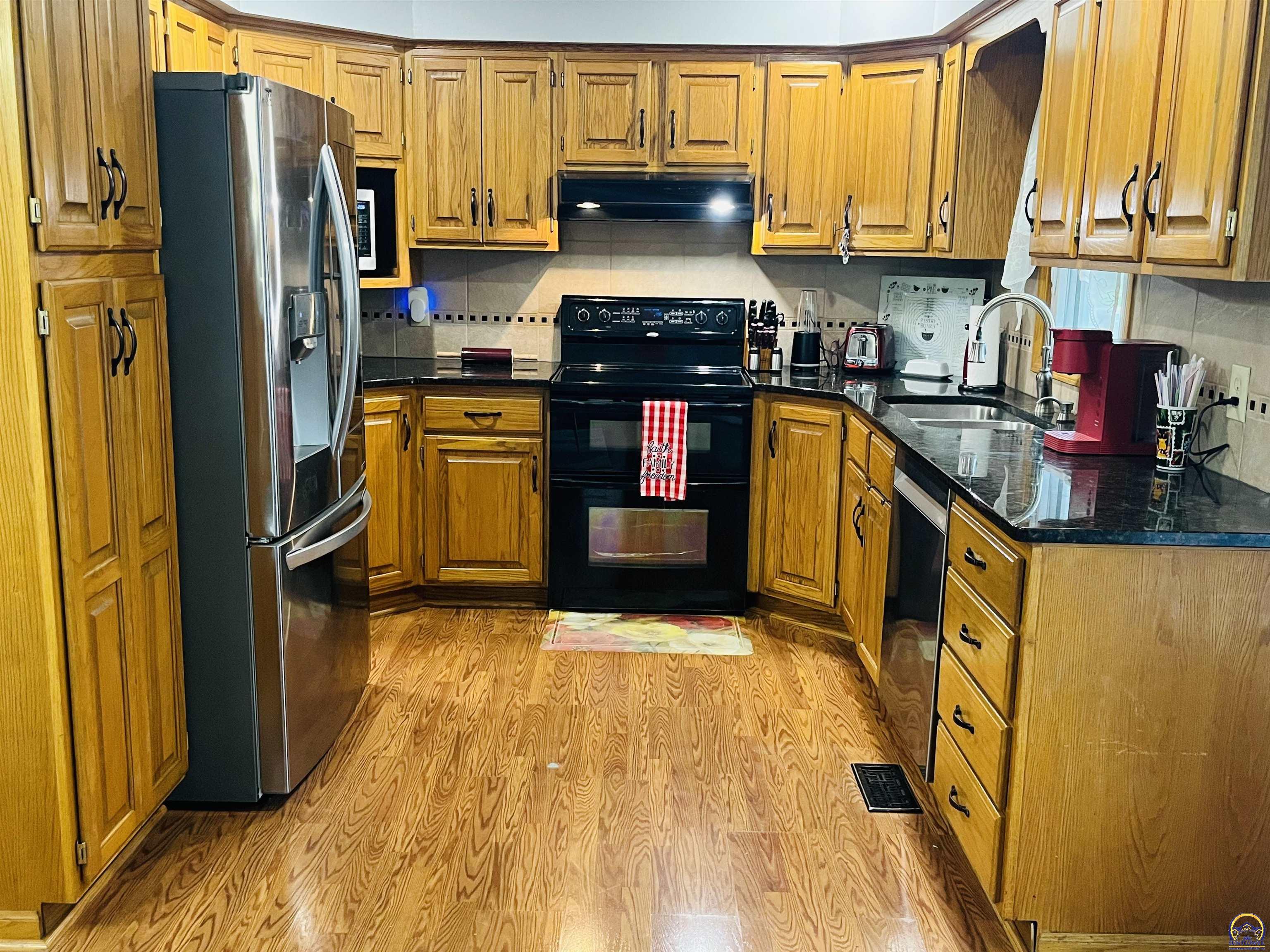 3611 Southwest Red Hawk Court Topeka, KS 66614 - Photo 11 of 25