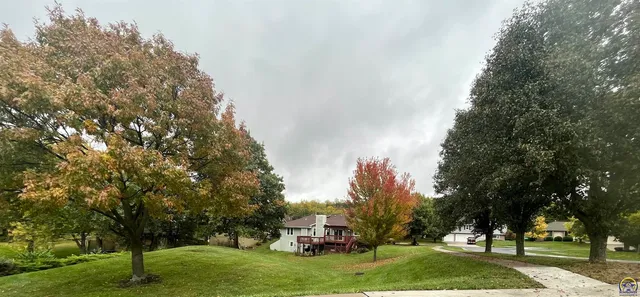 $339,900 | 3611 Southwest Red Hawk Court, Topeka, KS 66614