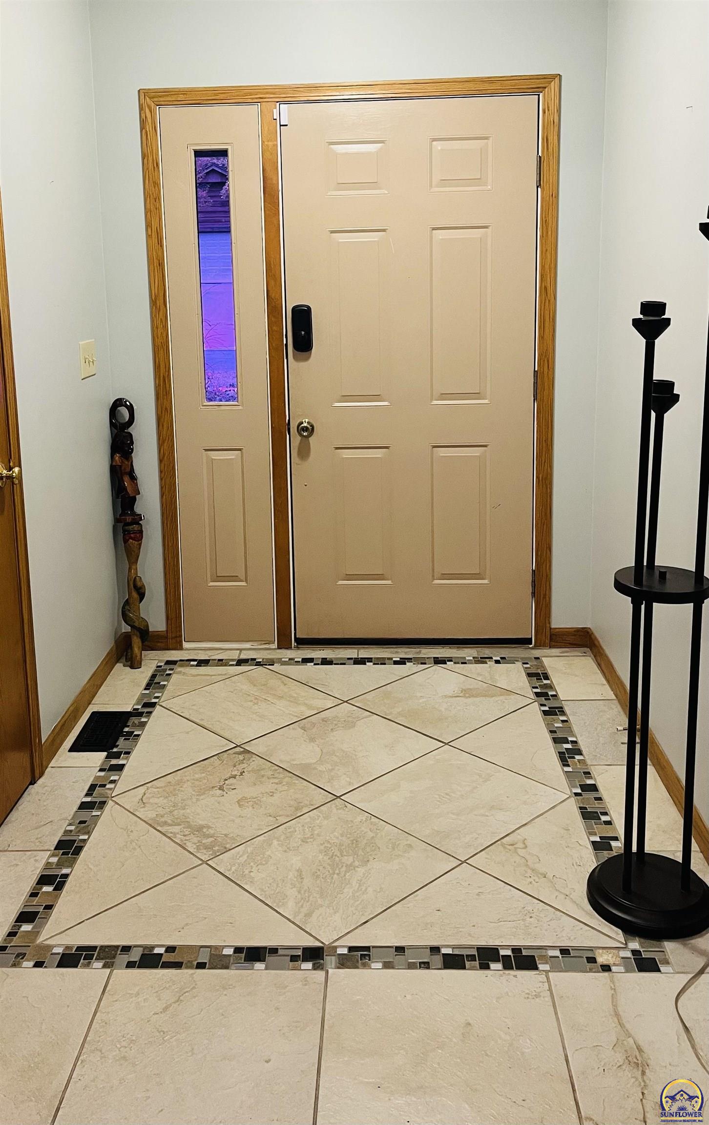 3611 Southwest Red Hawk Court Topeka, KS 66614 - Photo 5 of 25