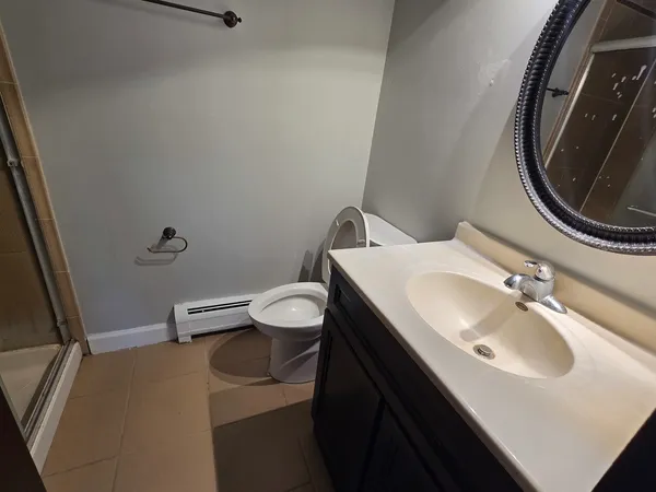 $179,900 | 212 Shorewood Drive, Unit 2D, Glendale Heights, IL 60139