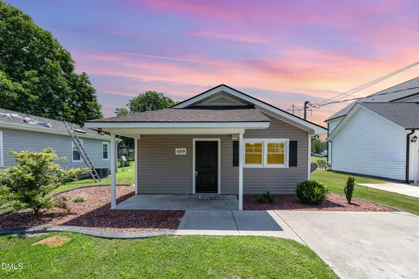 $1,000 | 409 South Center Street, Princeton, NC 27569