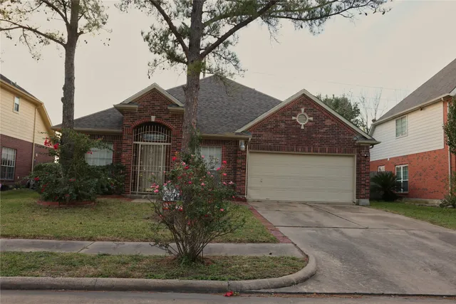 $1,900 | 7622 Tussenda Drive, Houston, TX 77083