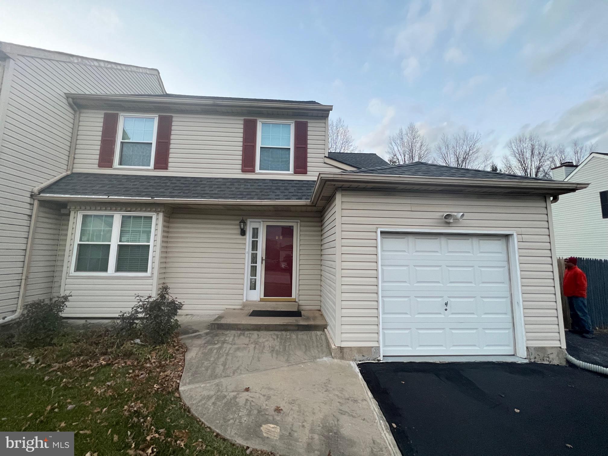 2348 Cambridge Circle Hatfield, PA 19440 - Photo 1 of 2 Front view