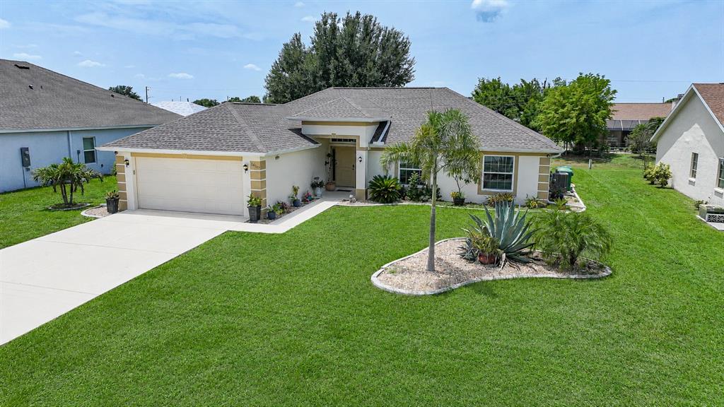 26403 Rampart Boulevard Punta Gorda, FL 33983 - Photo 4 of 36