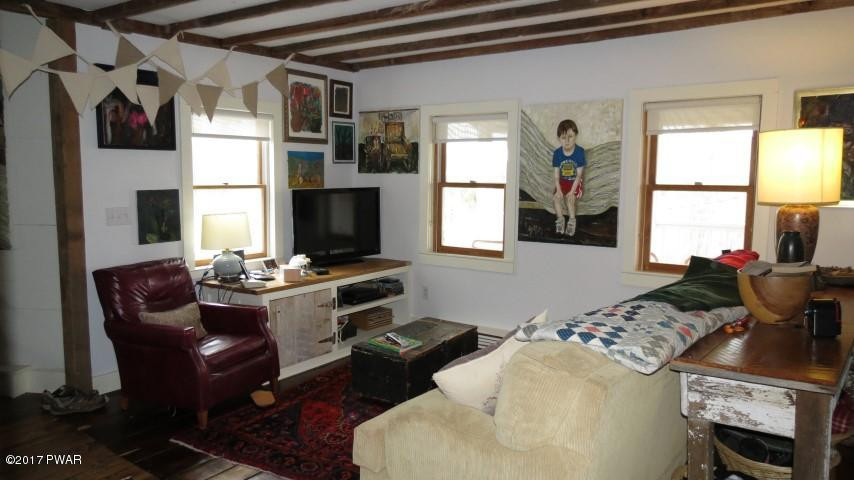 70 Moody Road Pleasant Mount, PA 18453 - Photo 2 of 67 living room