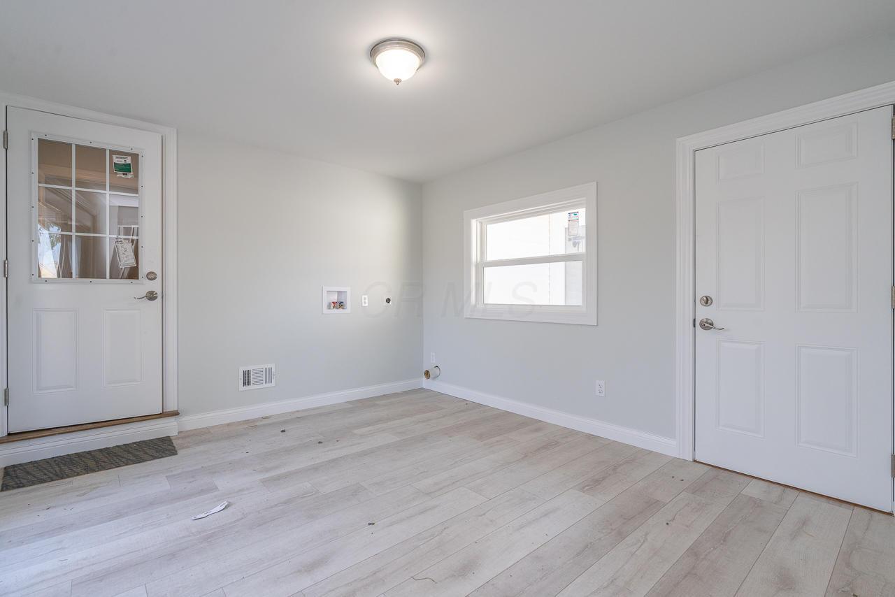 6001 Lambert Road Orient, OH 43146 - Photo 12 of 76 Gallery Image 12