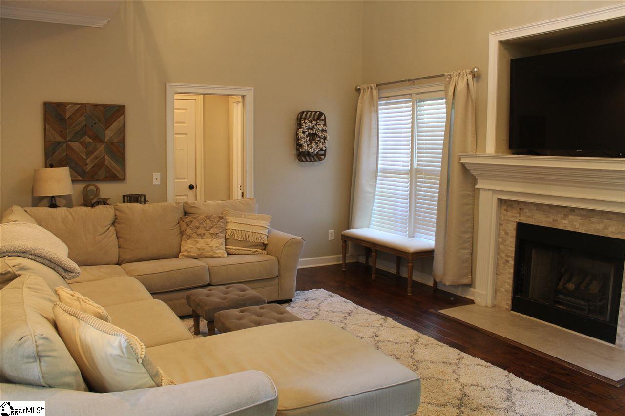 335 Camperdown Court Easley, SC 29642 - Photo 3 of 15 Gallery Image 3
