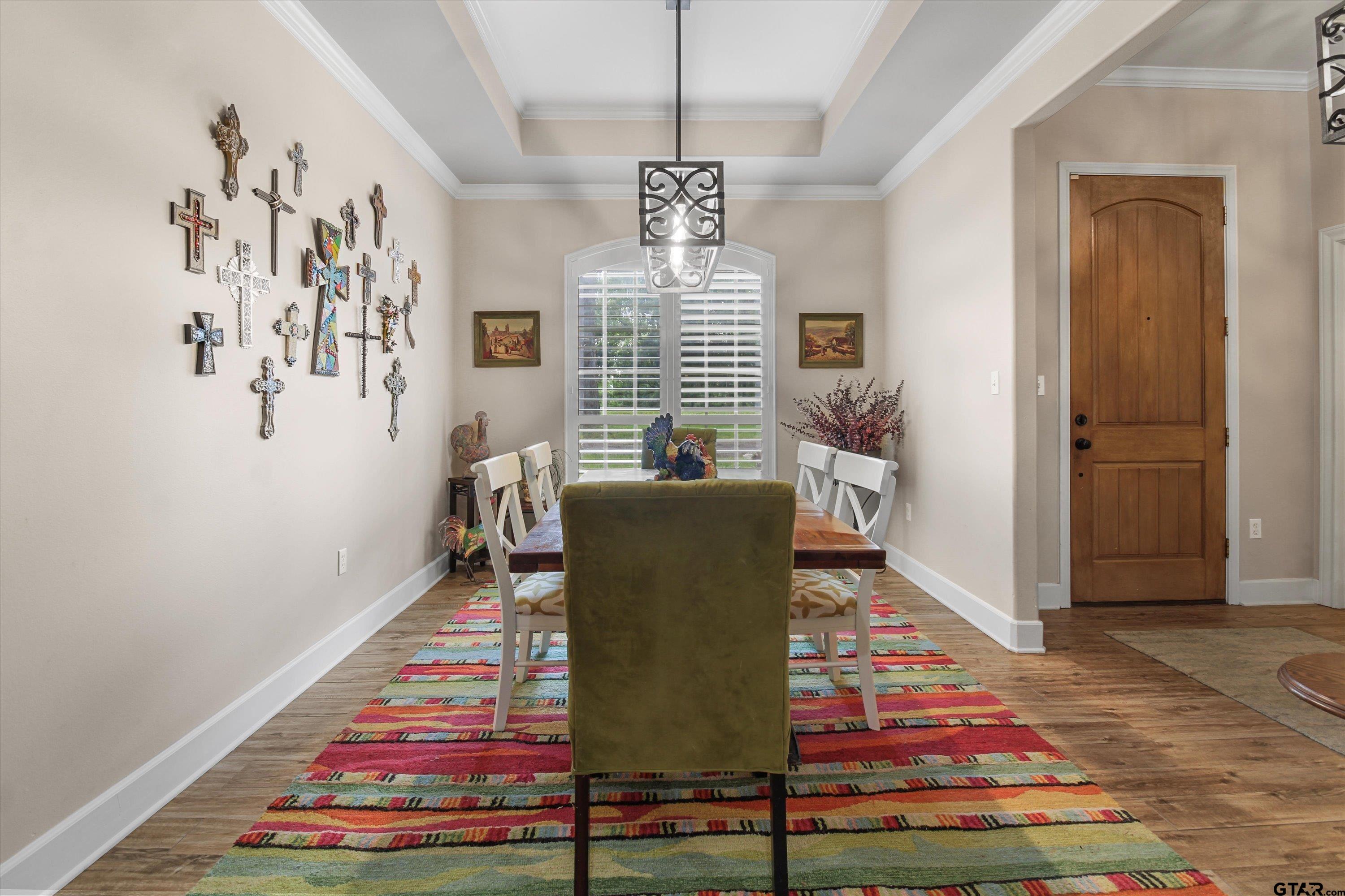 18551 Lazy Lane Flint, TX 75762 - Photo 6 of 45 a living room with furniture and a chandelier