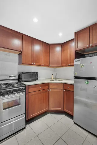 $600,000 | 304 West 88th Street, Unit 1D | Upper West Side