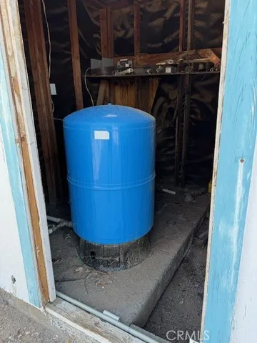 a view of utility room