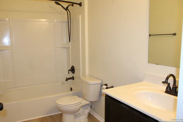 $262,500 | 482 Walnut Crest, Selma, TX 78154