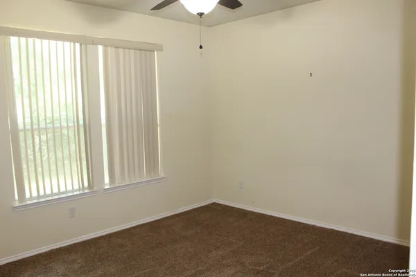 $262,500 | 482 Walnut Crest, Selma, TX 78154