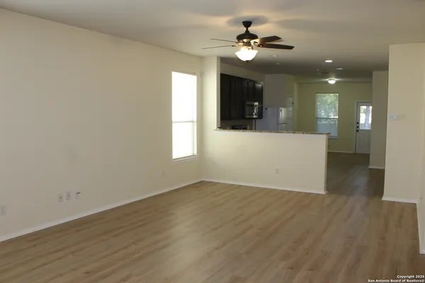 $262,500 | 482 Walnut Crest, Selma, TX 78154