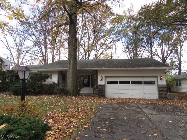 424 High Meadow Road Amherst, OH 44001 - Photo 1 of 8 Gallery Image 1