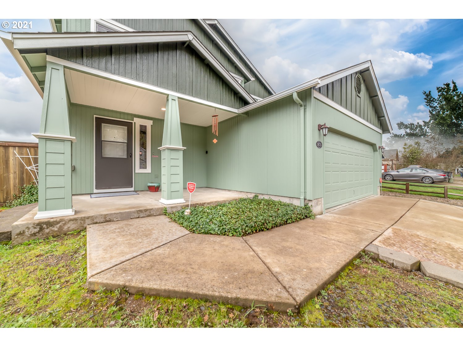 1672 South 60th Street Springfield, OR 97478 - Photo 1 of 25