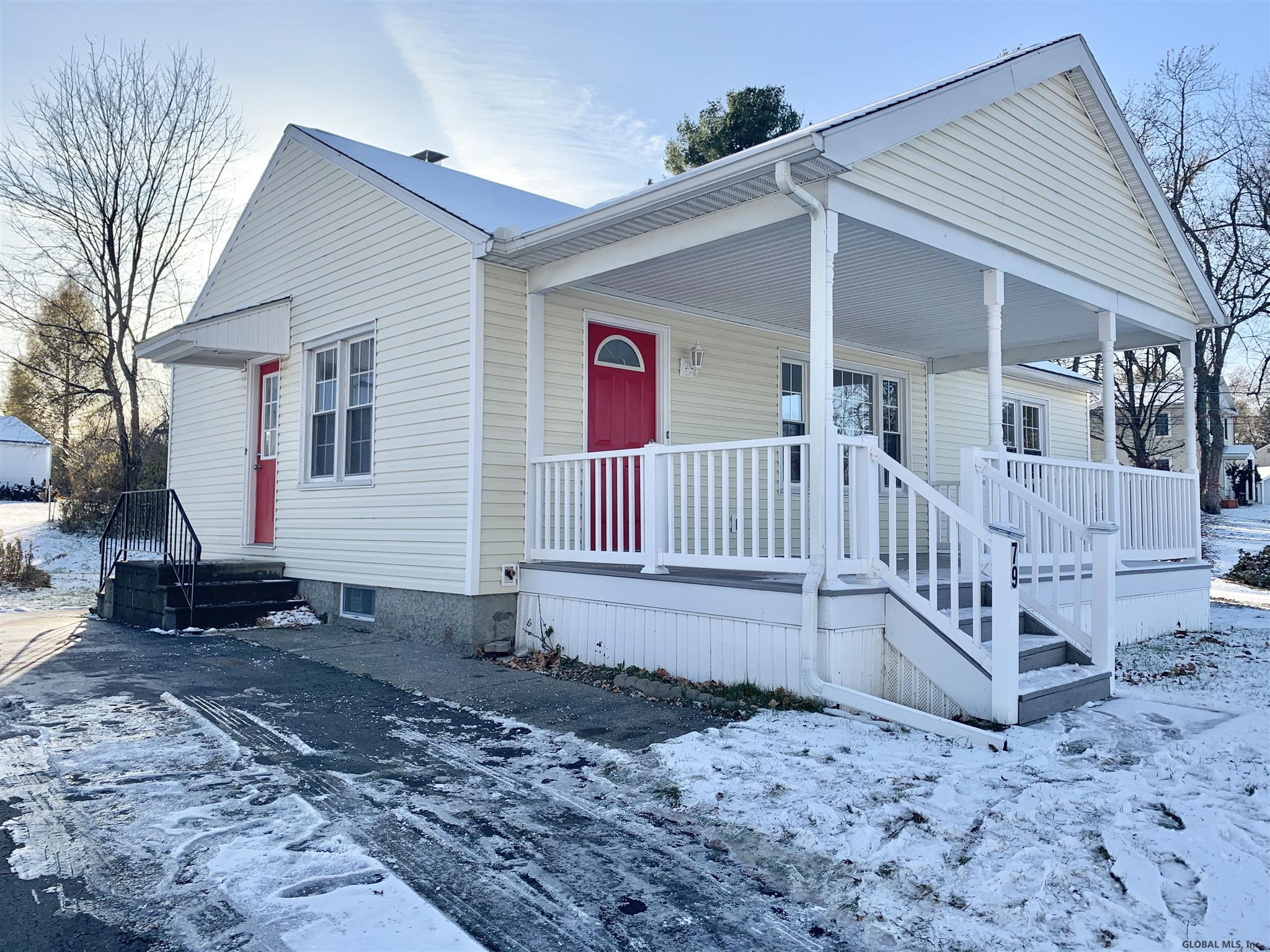 79 Fonda Road Cohoes, NY 12047 - Photo 3 of 70 Photo 3