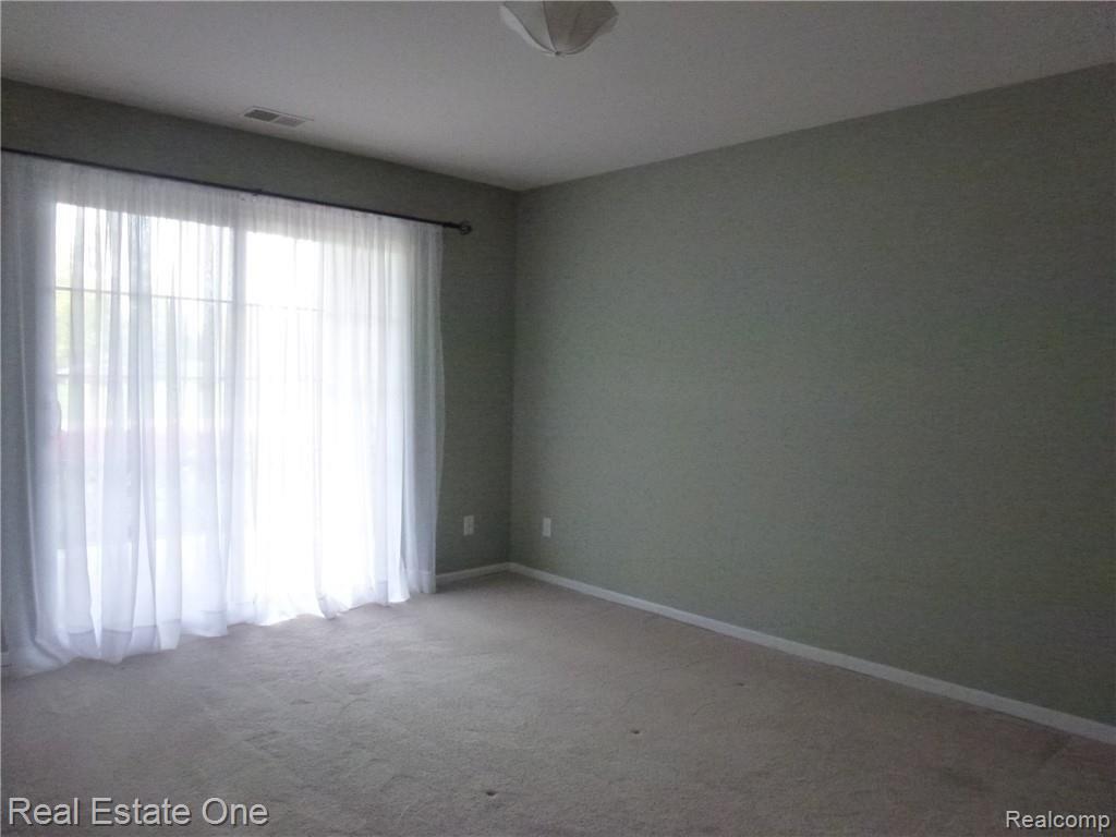 5287 Brookemonte Circle, Unit 331 Rochester, MI 48306 - Photo 7 of 38