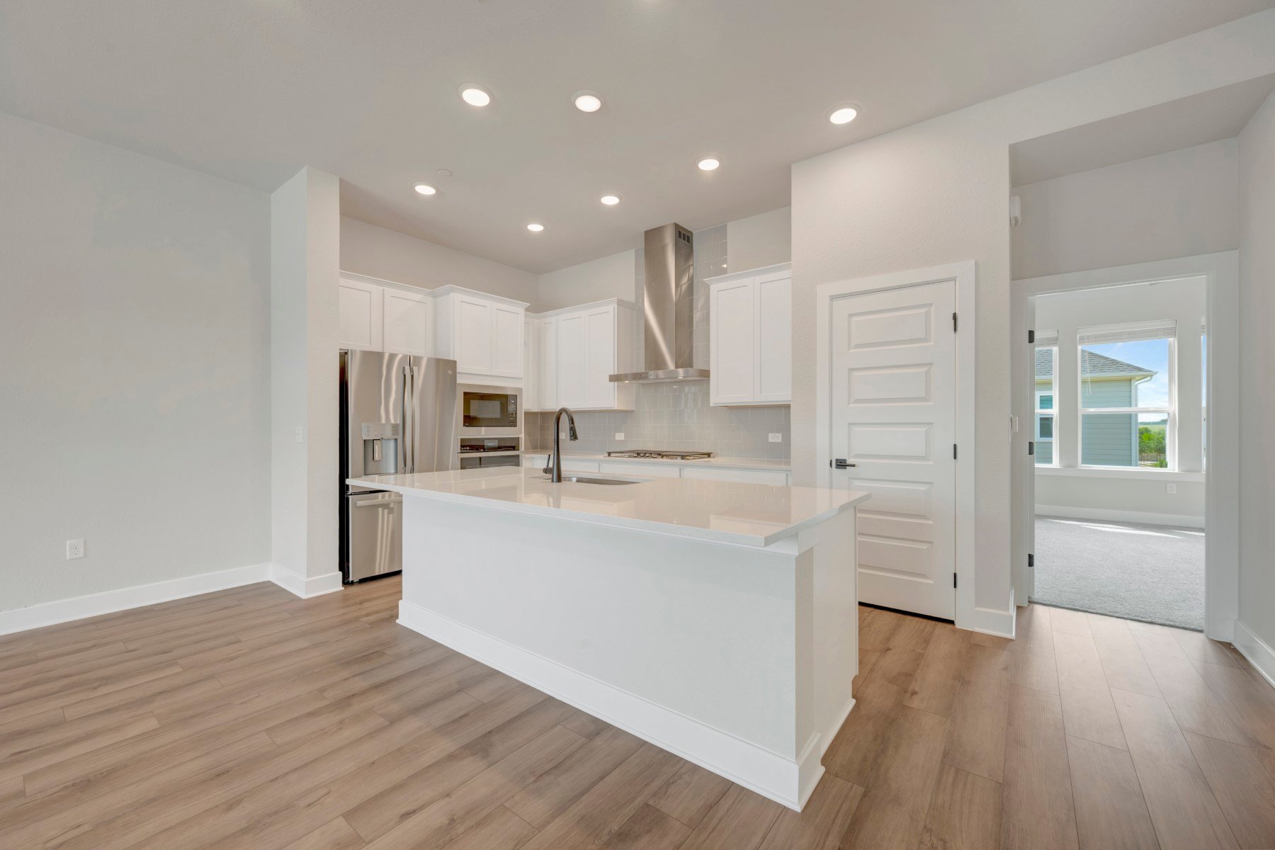 1017 Brickell Loop Austin, TX 78744 - Photo 7 of 31 Kitchen