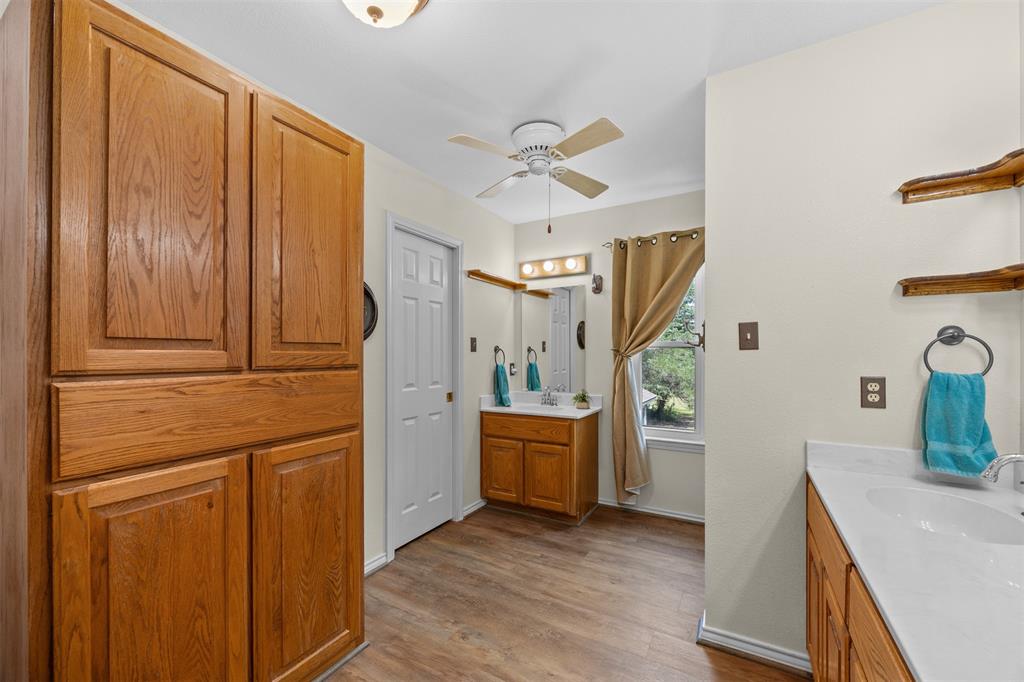 881 Wild Road Van Alstyne, TX 75495 - Photo 25 of 40 a view of a kitchen with electric appliances