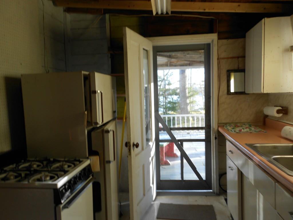 18 Eastern Shore Road Brunswick, ME 04011 - Photo 9 of 13 Kitchen