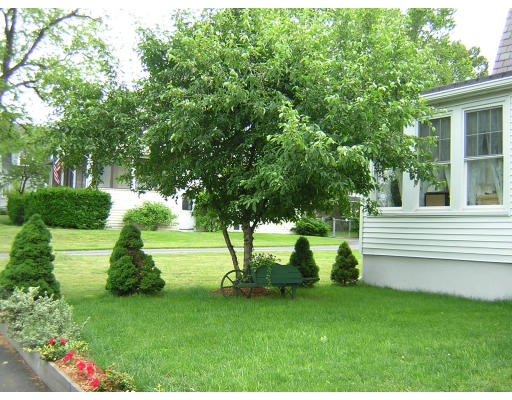 17 Hummock Road Quincy, MA 02171 - Photo 2 of 10 Gallery Image 2