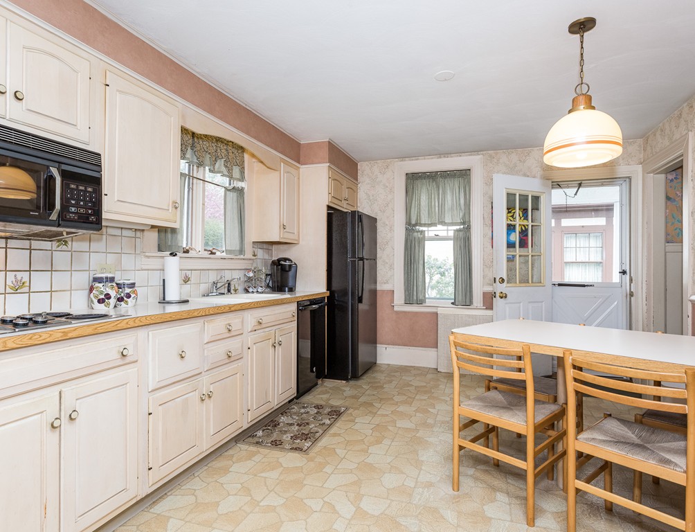 274 Washington Boulevard Springfield, MA 01108 - Photo 13 of 29 Gallery Image 13