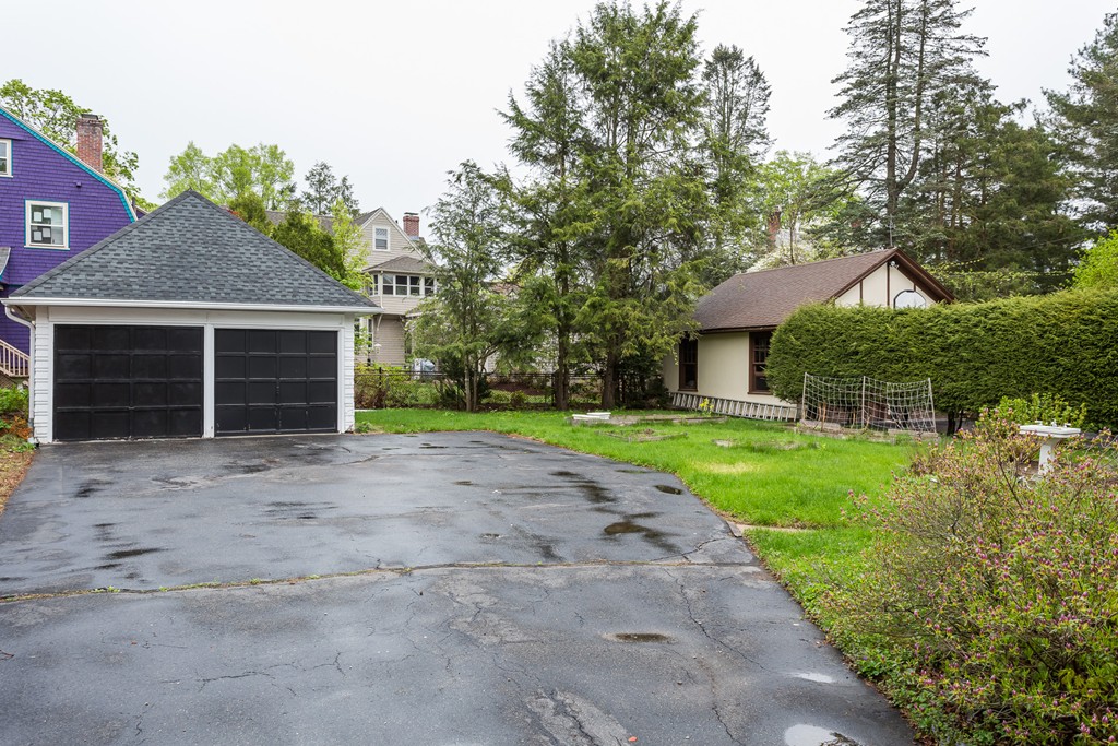274 Washington Boulevard Springfield, MA 01108 - Photo 3 of 29 Gallery Image 3