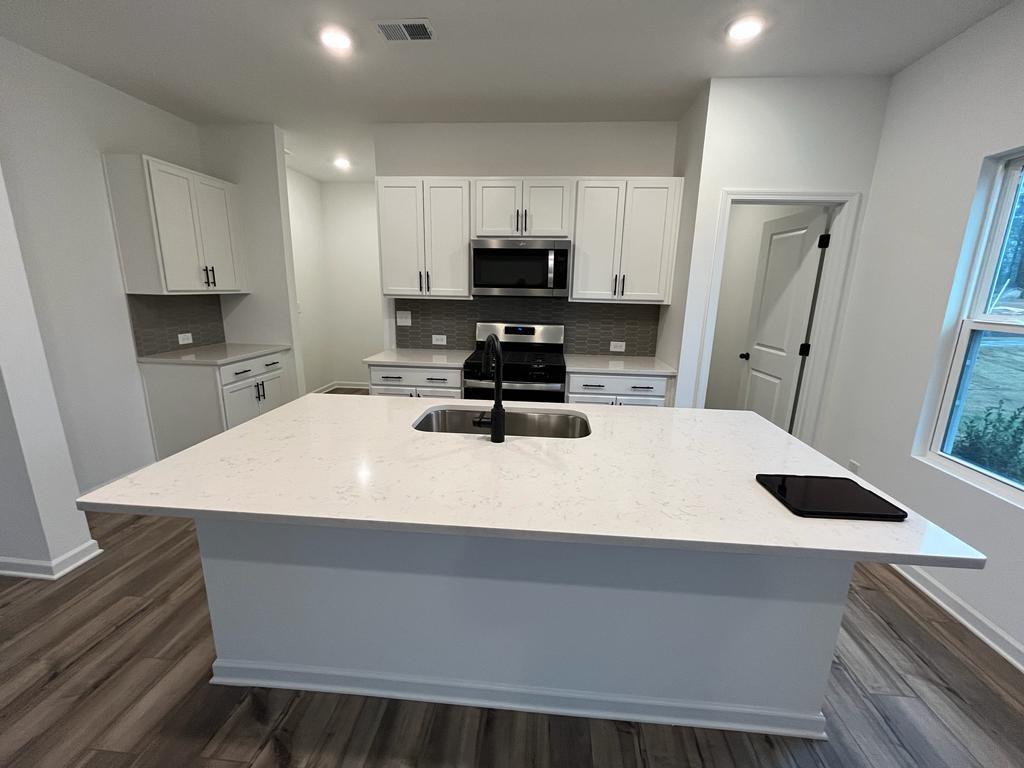 2318 Hedgeview Road Conyers, GA 30094 - Photo 4 of 20