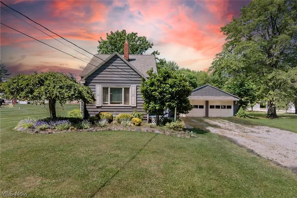 $365,000 | 2774 West Royalton Road, Broadview Heights, OH 44147