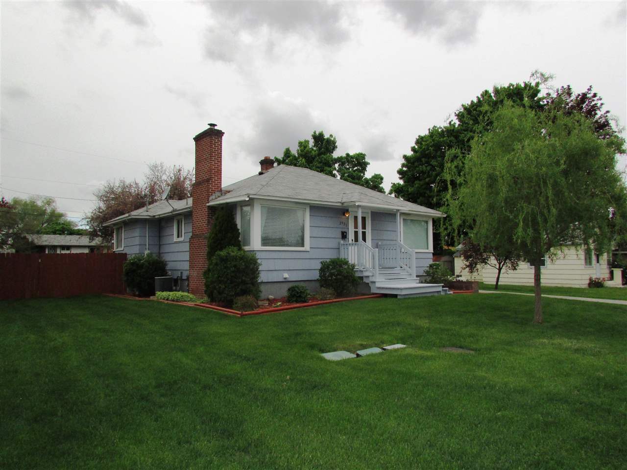 2921 North Willow Road Spokane, WA 99206 - Photo 2 of 19