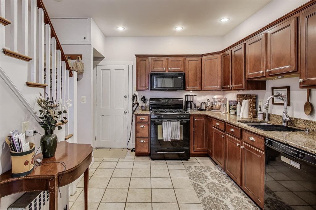 2 Elm Street Wellesley, MA 02481 - Photo 28 of 40