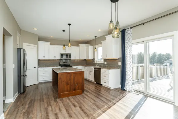 $599,900 | 330 5th Street Southeast, Oronoco, MN 55960