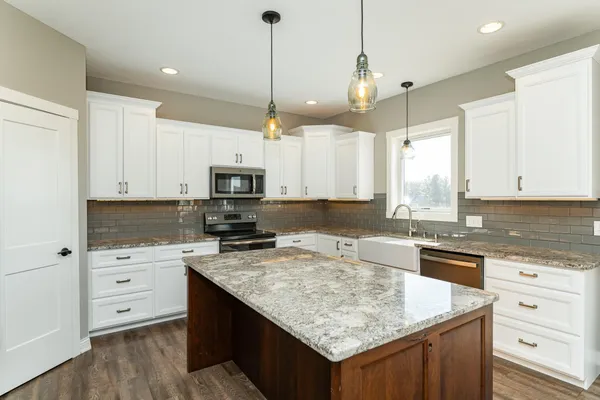 $599,900 | 330 5th Street Southeast, Oronoco, MN 55960