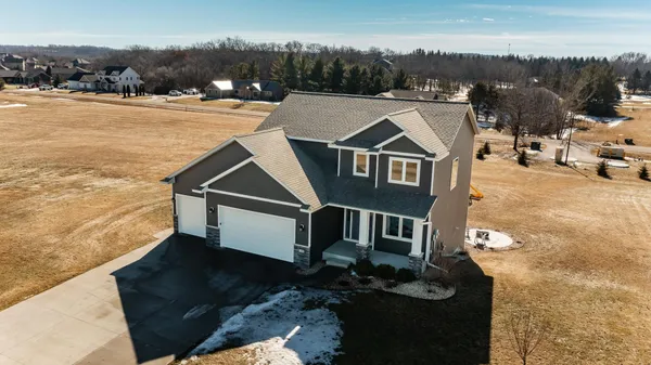 $599,900 | 330 5th Street Southeast, Oronoco, MN 55960