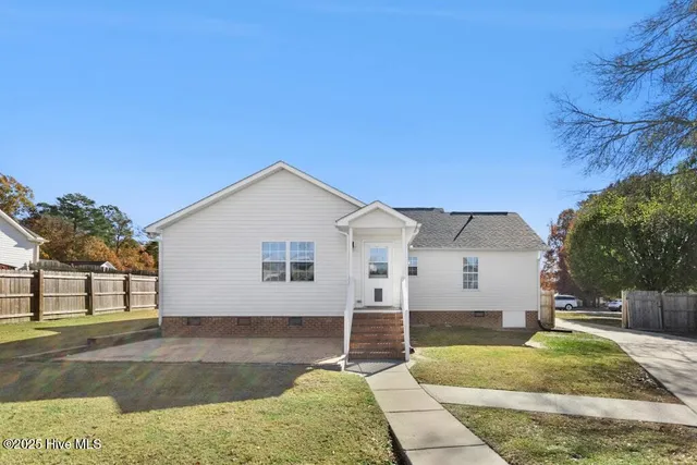 $334,900 | 132 Yellow Stone Lane, Smithfield, NC 27577