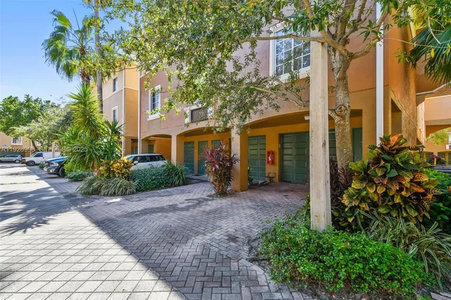 $2,300 | 2945 Northeast 185th Street, Unit 1407, Aventura, FL 33180